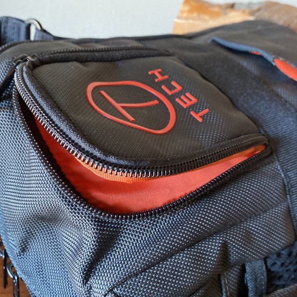 Tumi T-Tech Crossbody Bag - Picture 7 of 9